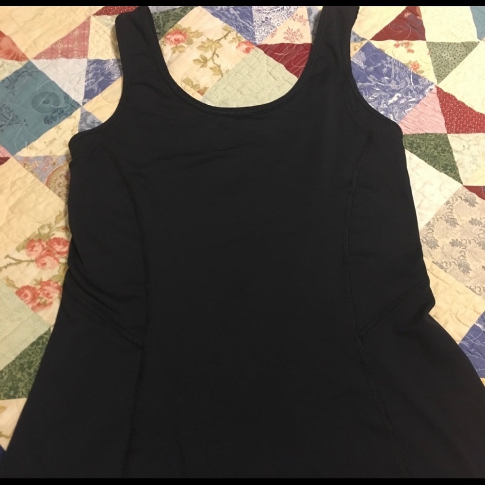 Lululemon workout shirt